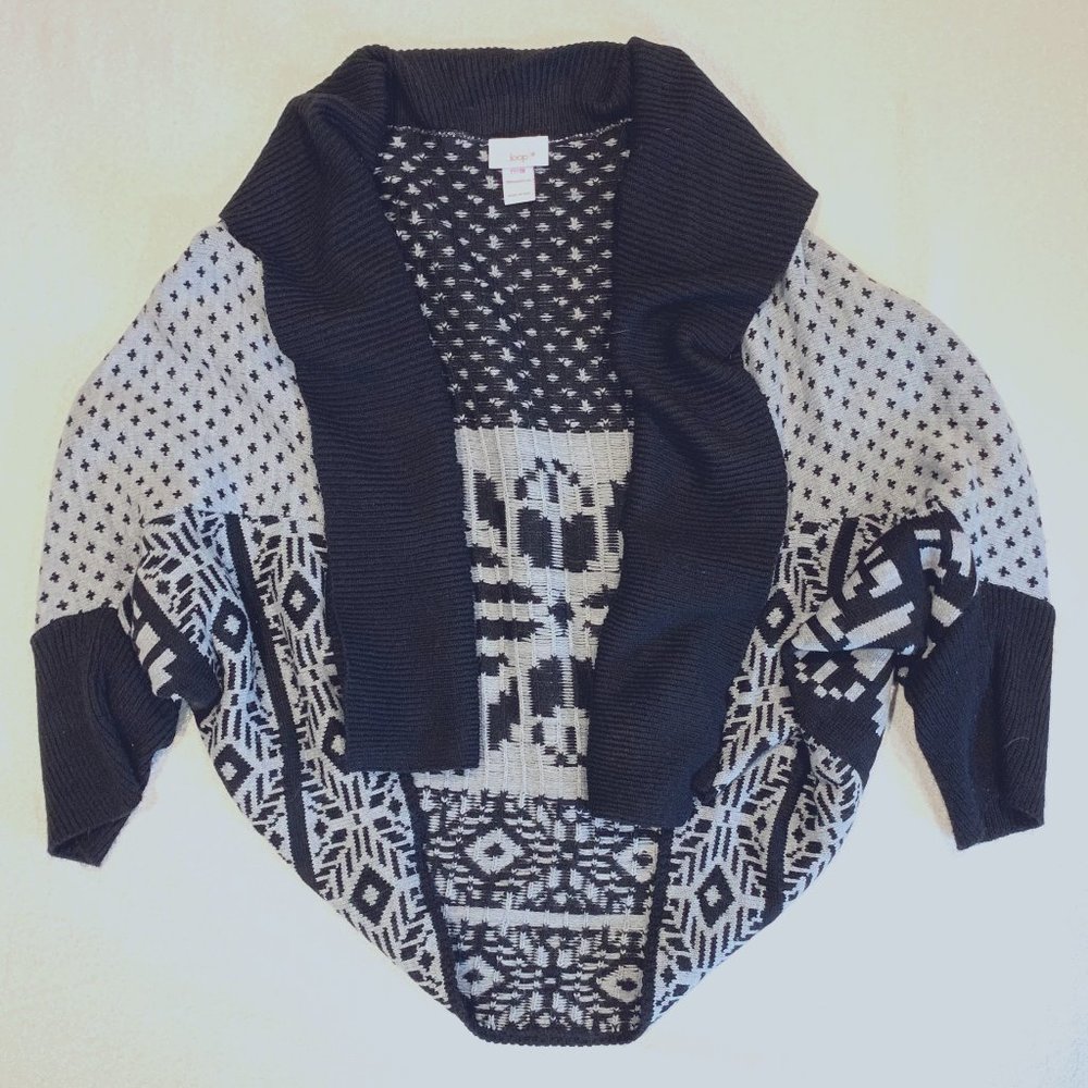 Cocoon grey & black sweater with shawl collar 18